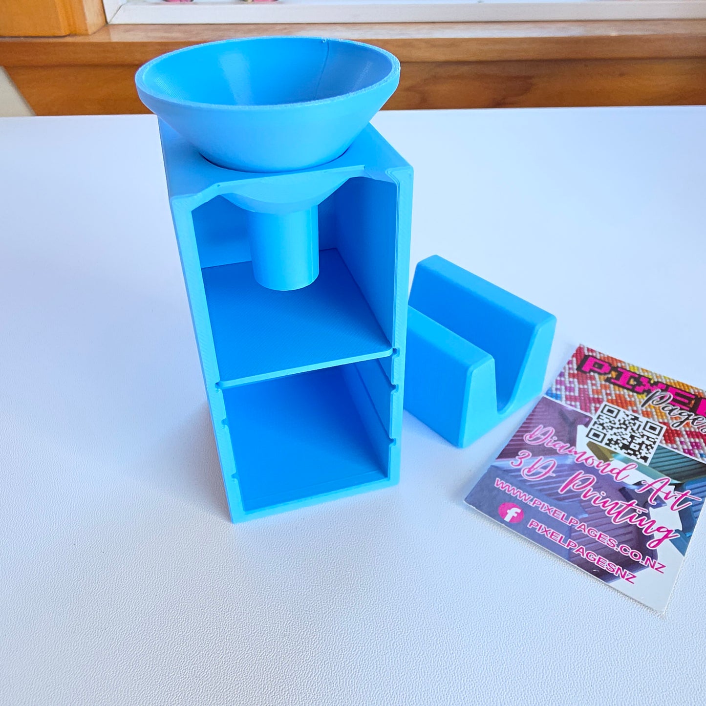 Universal Funnels
